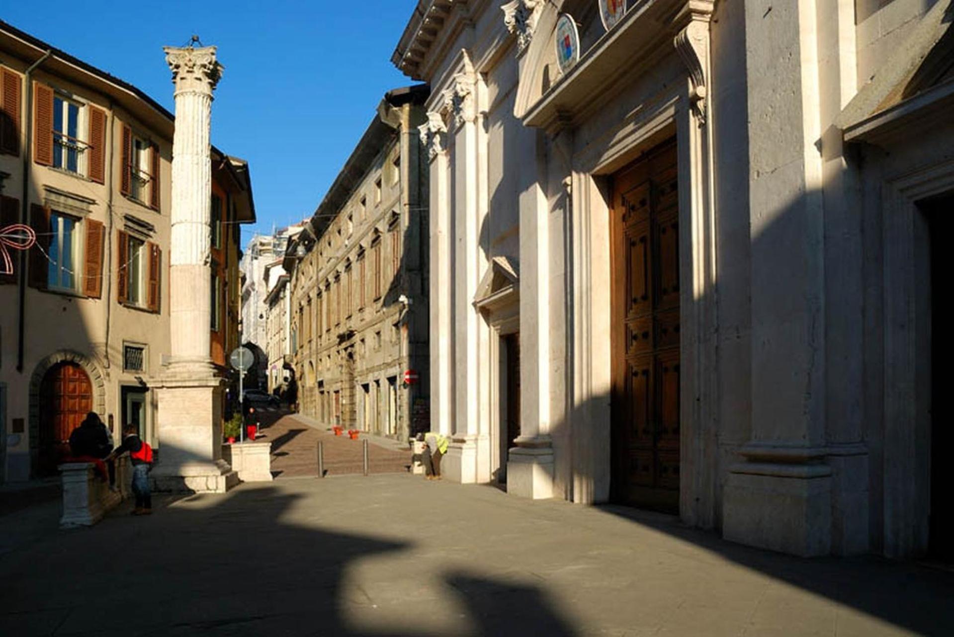 Magic Place Bergamo! Classy Apartment In The Heart Of The City Exterior photo